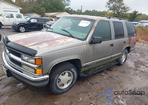 1999 Chevrolet Tahoe Lt z USA, uszkodzony, nr VIN 1GNEC13R7XJ481406